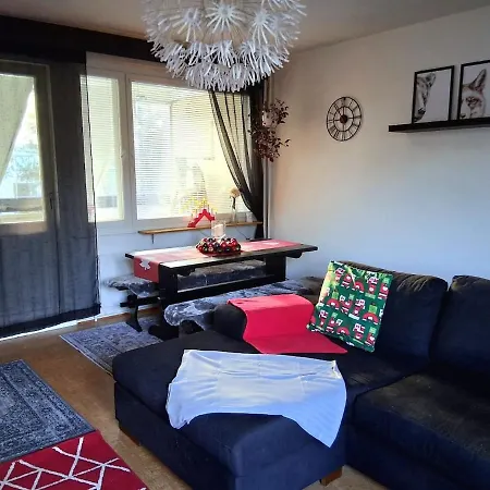 Cozy And Family Friendly Lägenhet *